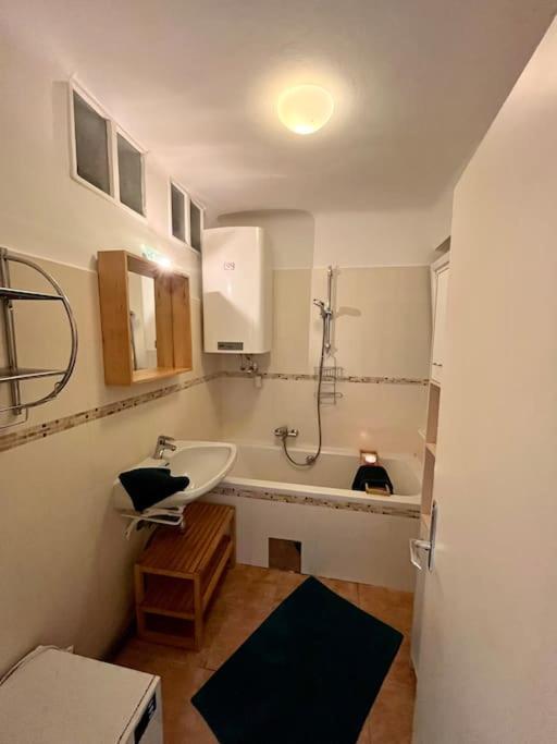 Wohnung Naehe Lkh Und Der Med Uni Graz Exterior foto